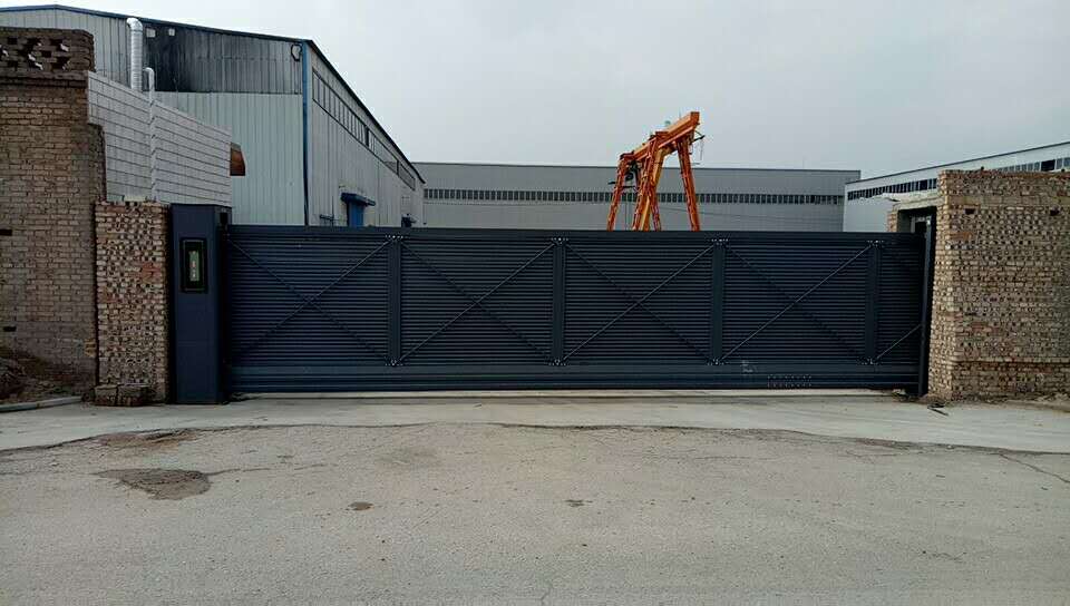 2019年4月文水搪瓷廠懸浮門(mén)工地案例